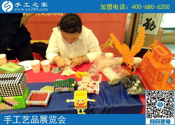 用這個方法找到正規(guī)的手工活外發(fā)加工廠，山東龍口張女士做串珠手工活掙錢一年多了