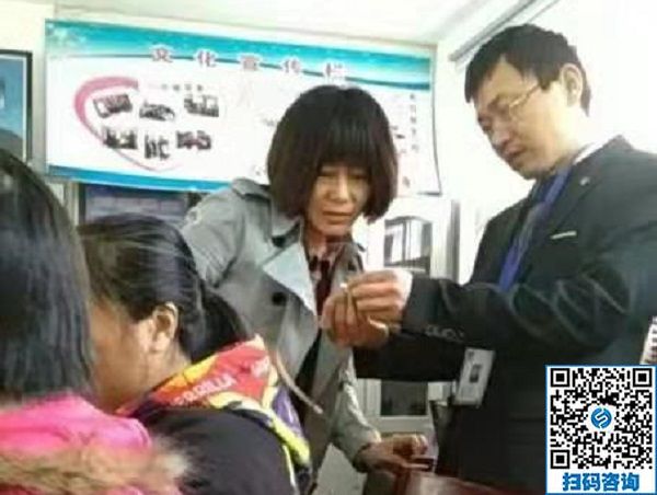 走進社區(qū)，讓珠繡手工成為大家脫貧致富的一件法寶！----記手工之家走進社區(qū)培訓(xùn)串珠手工活動