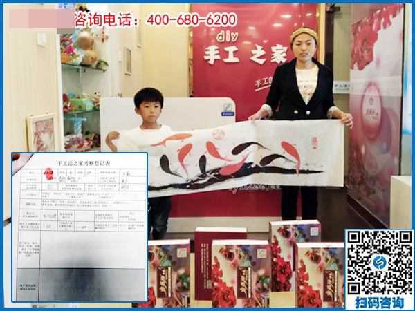 寶媽如何在家賺錢？河北滄州張女士帶著孩子來手工之家找活做(圖1)
