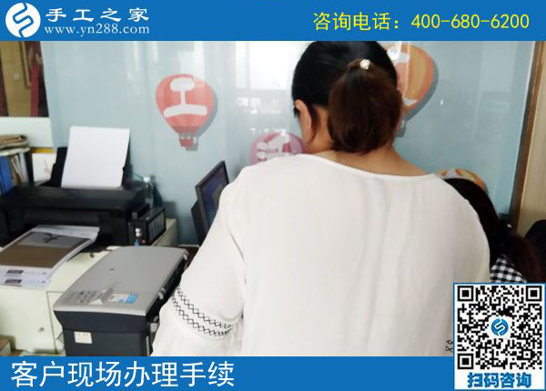 不臟不累，在家掙錢，河北辛集范女士找到這個(gè)正規(guī)可靠的外發(fā)手工活