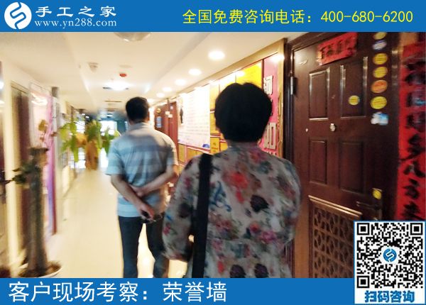 與年齡無關(guān)，掙錢什么時(shí)候也不晚。云南曲靖劉女士做手工活外發(fā)加工項(xiàng)目掙錢后說