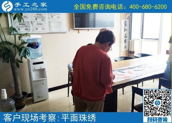 堅(jiān)持就能掙錢，河北石家莊曹女士帶著孫子做正規(guī)供料的手工活