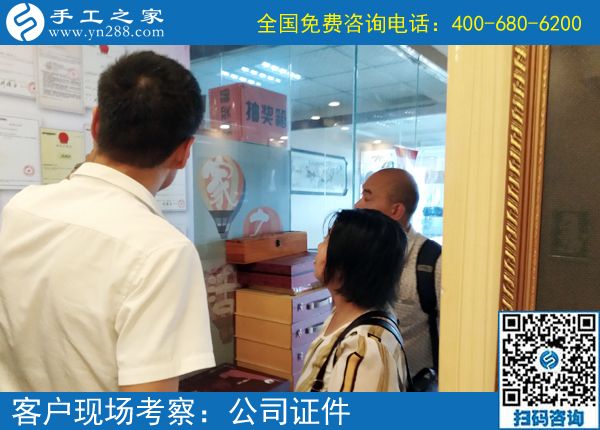 這個正規(guī)供料的手工活，是重慶蘇女士追求自信快樂人生的法寶