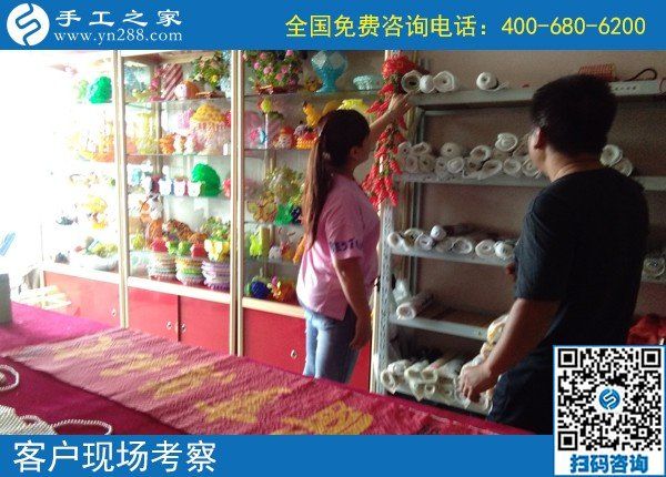 中秋節(jié)在家做手工活勵志珠，一家人團(tuán)聚不用外出打工(圖2)