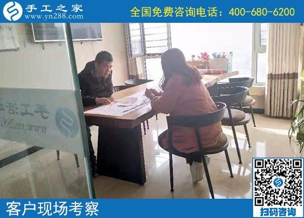 10月25日，就業(yè)創(chuàng)業(yè)無障礙的手工活創(chuàng)業(yè)好項(xiàng)目，可以選擇勵志珠珠繡，手工之家接待考察加工客戶剪影