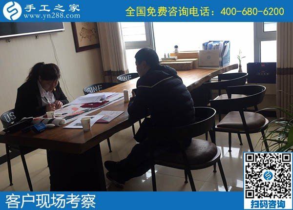 11月30日，在家做手工活掙錢，勵志珠珠繡拿回家做的手工活不錯，手工之家接待考察加工客戶剪影
