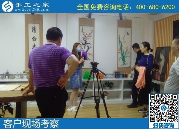 8月2日，想把手工活拿回家做，想接正規(guī)廠家的手工活，大家都選擇了這里，手工之家接待考察加工客戶剪影