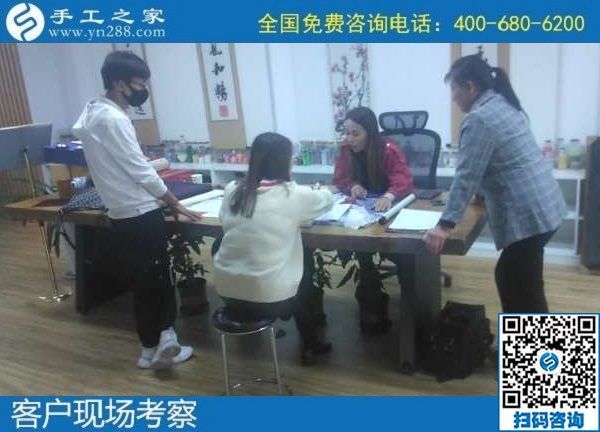 10月3日，手工活外發(fā)回收，這個可以寄到家做的手工活讓人安心在家掙錢，手工之家接待考察合作加工客戶剪影