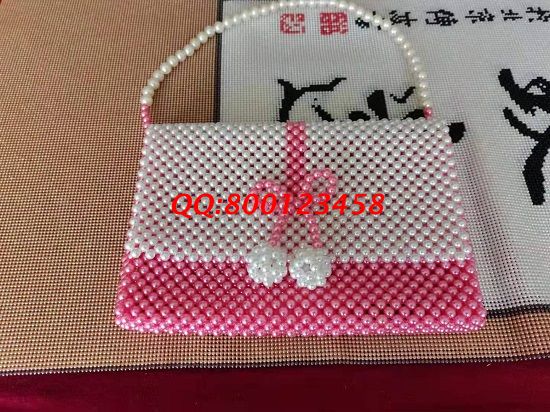 4月1日，拿回家做的手工活，手工活掙錢，敬業(yè)的企業(yè)手工之家更適宜合作，勵(lì)志珠珠繡新款珠包實(shí)拍
