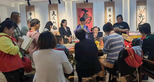 創(chuàng)業(yè)，其實(shí)有章可循，“手工之家”模式讓你人生有夢(mèng)、創(chuàng)業(yè)成功                      ----記手工之家第二期全國(guó)優(yōu)秀繡娘培訓(xùn)會(huì)