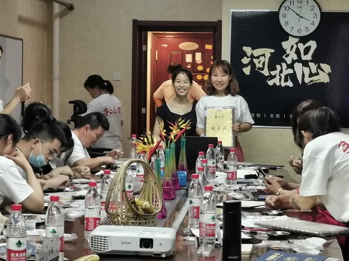 一起行動，相互合作，達成目標！------記手工之家材料倉庫備貨有感