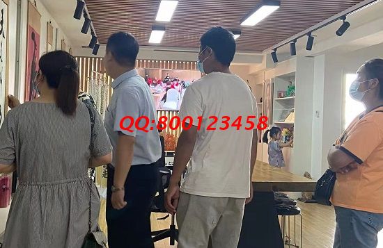 7月13日，拿回家做的手工活，珠繡外發(fā)手工活沒(méi)有年齡限制，都可以做好，手工之家接待考察合作加工客戶(hù)剪影