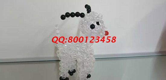 8月17日，找正規(guī)可靠的手工活加工項目，手工之家的手工活代理加工項目造福了很多人，圖為勵志珠珠繡串珠小飾品實拍