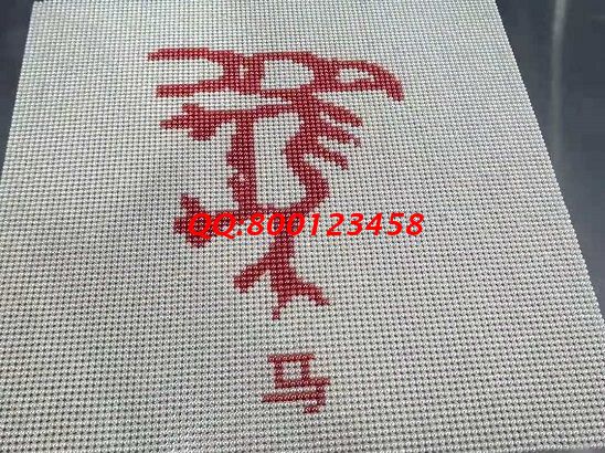 8月28日，付出就有收獲，珠繡可以帶回家做的手工活簡(jiǎn)單好做、收入有保障，很適合大家，圖為勵(lì)志珠珠繡串珠成品實(shí)拍