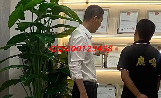 9月5日，實(shí)地考察、詳細(xì)了解，這個(gè)拿回家做的手工活讓人放心，在家足不出戶做勵(lì)志珠珠繡手工能掙錢，圖為手工之家接待考察合作加工客戶剪影