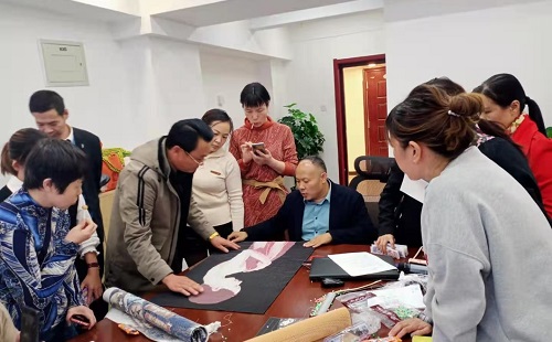 2021如何在家掙錢？越來越多人選擇手工活加工(圖1)