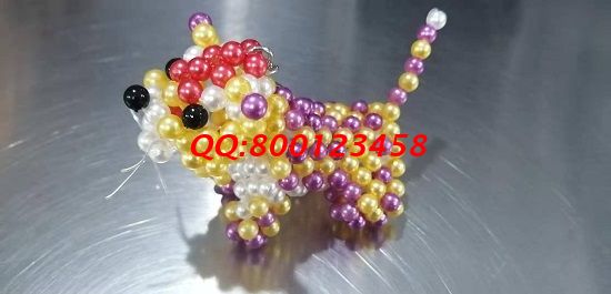 11月20日，想接正規(guī)廠家的手工活，拿回家做的手工活，大家選擇這里的珠繡手工，圖為勵志珠珠繡串珠（小飾品）產品實拍