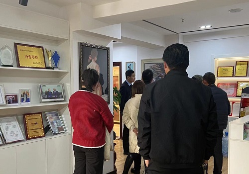 手工帶動就業(yè)，讓農(nóng)民有事干、農(nóng)村更美麗 --- --- 記河北大名一鎮(zhèn)村領(lǐng)導(dǎo)一行來手工之家實地參觀考察