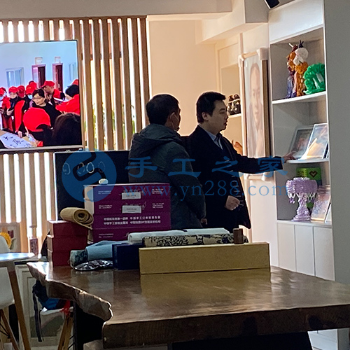 為什么有的人覺(jué)得外出打工不如在家做手工活加工回收呢？(圖1)
