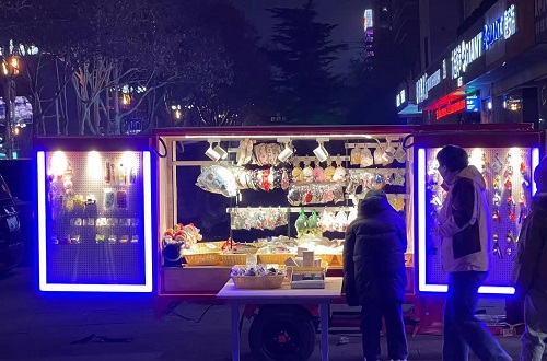 多一份好的收入，移動(dòng)潮品店兼容并包，讓加工人員也可以這樣掙錢