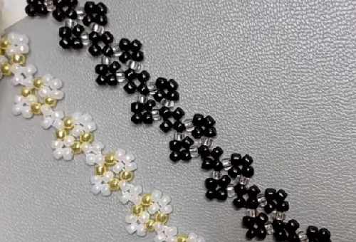 7月12日，在家做的手工活正規(guī)平臺，在家可以做的兼職工作，居家靈活就業(yè)好副業(yè)，開手工加工廠，手工之家純手工加工銷售讓合作人員收入很好，圖為串珠米珠繡手工產品剪影