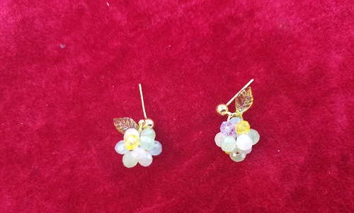 10月13日，在家做兼職的正規(guī)平臺(tái)，做手工傳承官，居家手工好副業(yè)，與手工之家合作，大家目標(biāo)一致，圖為串珠米珠繡純手工產(chǎn)品剪影