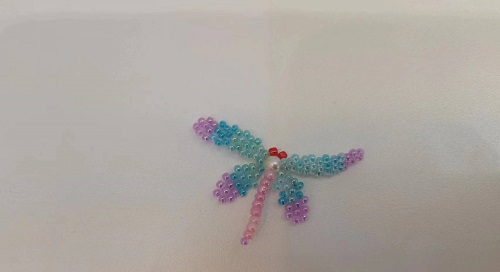 10月17日，可在家做的兼職手工活, 想接正規(guī)廠家的手工創(chuàng)業(yè)項(xiàng)目，輕資產(chǎn)創(chuàng)業(yè)做手工傳承官，與手工之家合作，這里的產(chǎn)品是事業(yè)的根本，圖為串珠米珠繡純手工產(chǎn)品剪影