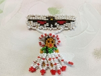 3月1日，外發(fā)手工正規(guī)平臺，兼職手工在家可做，小成本創(chuàng)業(yè)開手工加工廠、做手工傳承官，與手工之家合作，大家都有滿意的地方，圖為串珠米珠繡純手工產(chǎn)品剪影