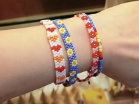 串珠米珠繡純手工產(chǎn)品展示，精美的手飾之手環(huán)