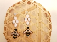 串珠米珠繡純手工產(chǎn)品展示，精美精致的飾品類手工之耳釘