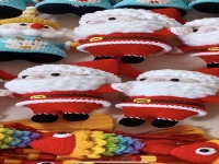 1月13日，外發(fā)加工接單平臺，正規(guī)手工小本創(chuàng)業(yè)，開手工加工廠，做手工工作室，手工之家有歷史、有實力，圖為鉤織純手工產(chǎn)品剪影