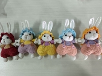 12月16日，手工兼職在家做是真的，兼職手工在家可做，靈活就業(yè)、小成本創(chuàng)業(yè)做手工工作室、開手工加工廠，在手工之家，重視銷售，不斷創(chuàng)新擴大銷售渠道，圖為鉤織純手工產品剪影