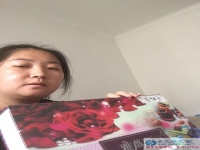 北京昌平李女士在家做兼職手工串珠繡，掙錢持家兩不誤