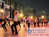 廣場(chǎng)舞跳出來(lái)的財(cái)富，安徽淮北劉女士在家做手工活為兒女減壓做貢獻(xiàn)