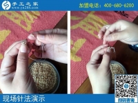 在家串珠手工活：讓河南固始縣秦女士不出門(mén)在家也能賺錢(qián)了！