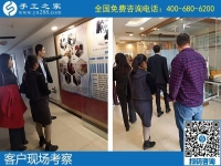 11月10日，找代理手工活加工項目，實地考察后那么多人選擇了勵志珠珠繡手工。手工之家接待考察加工客戶剪影