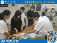 5月23日，拿到家做的手工活，手工活賺錢，就選有歷史、服務(wù)好的老手工企業(yè)，手工之家接待考察加工客戶剪影