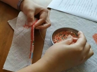 客戶問：做手工之家勵志珠繡手工活的合格率是多少？