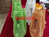 2月4日，把手工活拿回家做，服務(wù)完善的手工之家是大家的選擇，珠繡純手工珠包實(shí)拍
