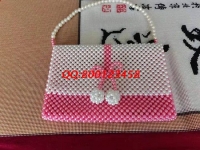 4月1日，拿回家做的手工活，手工活掙錢，敬業(yè)的企業(yè)手工之家更適宜合作，勵志珠珠繡新款珠包實拍