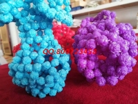 5月3日，拿回家做的手工活要找長(zhǎng)期穩(wěn)定的，一直供料的手工活加工項(xiàng)目非遺手工珠繡是大家共同的選擇，圖為勵(lì)志珠珠繡串珠純手工成品實(shí)拍